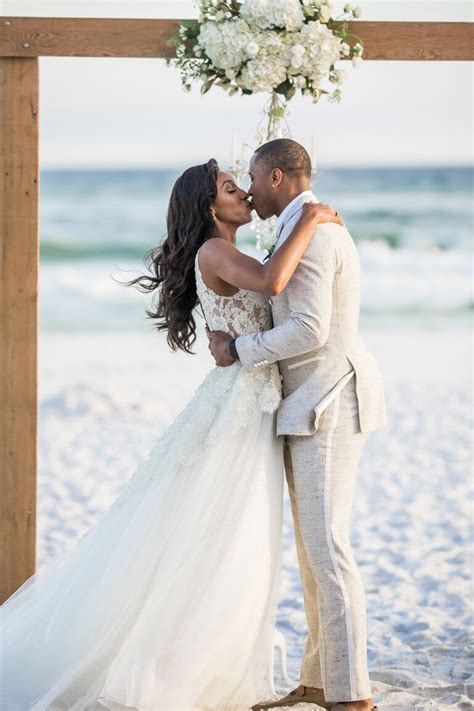 jon lee maria|ESPN’s Maria Taylor Reveals Wedding Photos and。